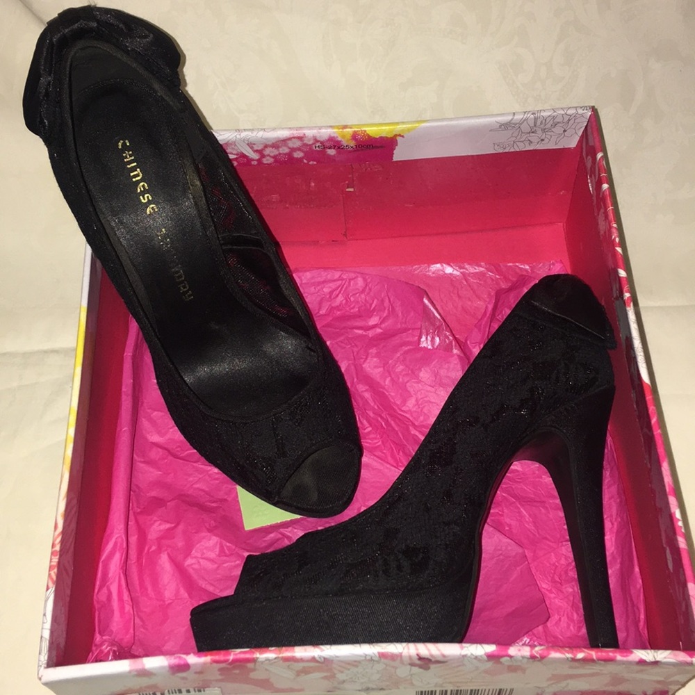 Chinese Laundry “Haylow” lace heels